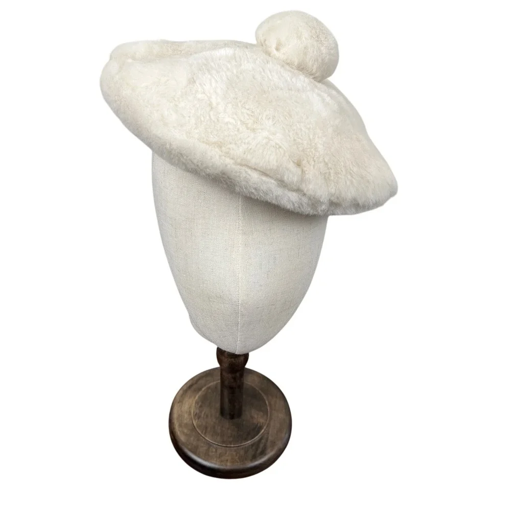 BabyGap Faux Fur Beret Hat Ivory Cream Pom-Pom 12-18 Months NWT 868325-00
